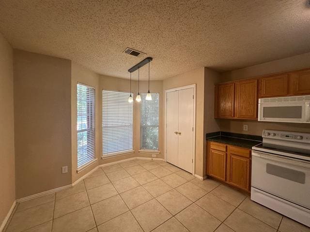 Building Photo - 1042 Palomino Dr