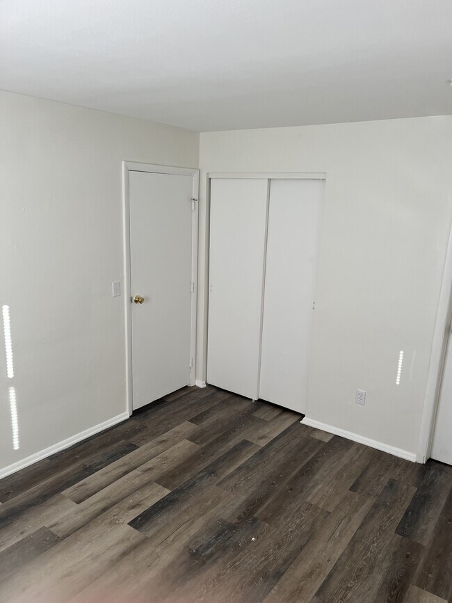 Building Photo - 256 S Harbine Ave