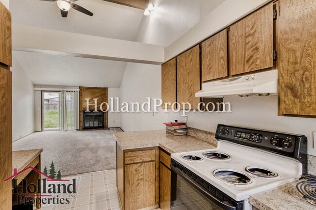 Building Photo - Great Tigard Duplex in Prime Location!