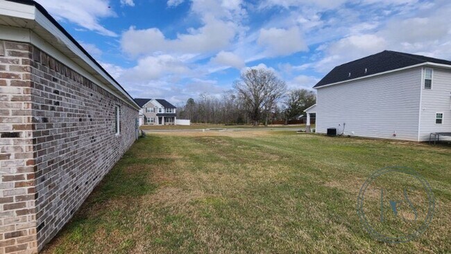 Building Photo - SPRING MOVE-IN SPECIAL AND RATE DROP ALERT...