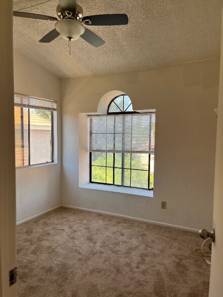 Building Photo - 39760 Rustic Glen Dr