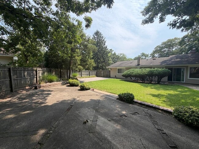 Building Photo - 28 Cambridge Dr