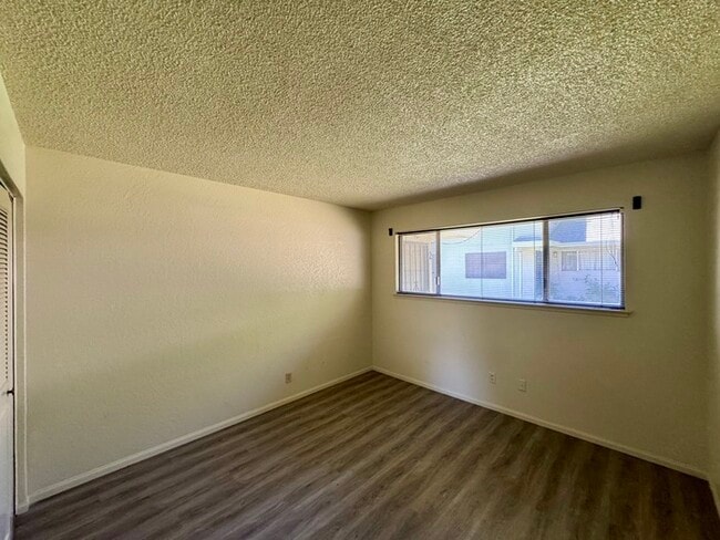 Building Photo - Citrus Heights 2BD/1BA with Community Pool