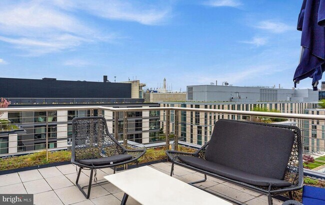 Building Photo - 925 H St NW