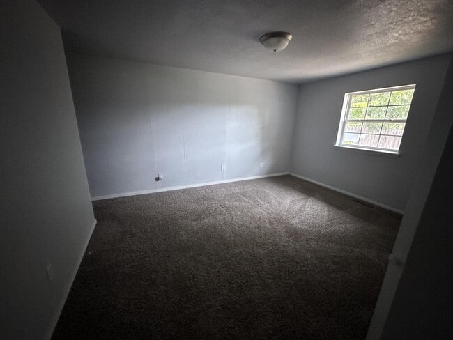 Building Photo - 1912 N Moulton Ct