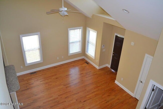 Building Photo - 128 Cypress Cir