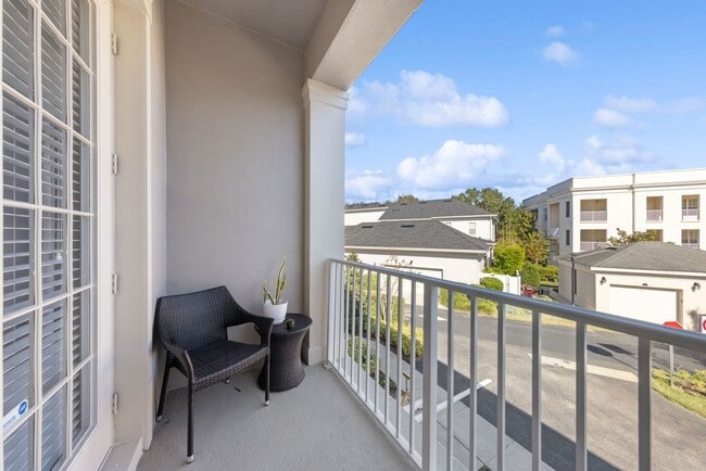 Building Photo - Updated 2/2 with attached 1 car garage right in Baldwin Park!