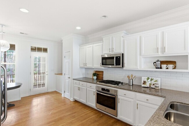 Building Photo - 124 Palm Cove Way