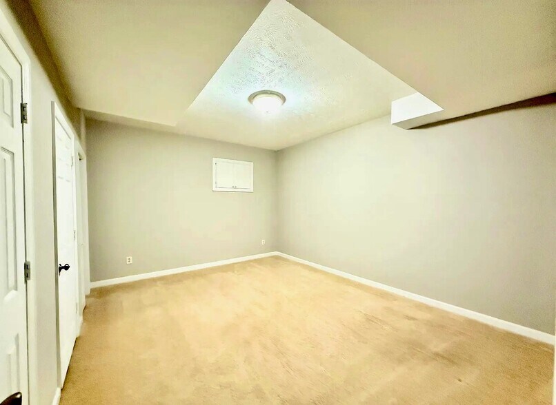 Building Photo - 4013 Heather Ct NW