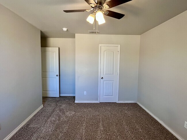 Building Photo - 3450 Itasca St