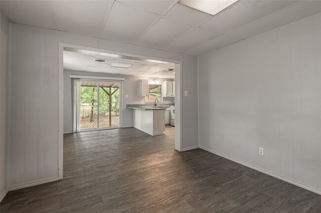 Building Photo - 299 Pine Harbor Dr