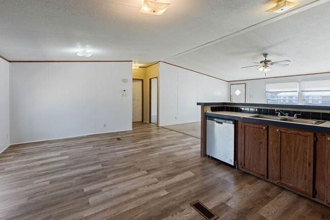 Building Photo - 183 Aquarius Rd