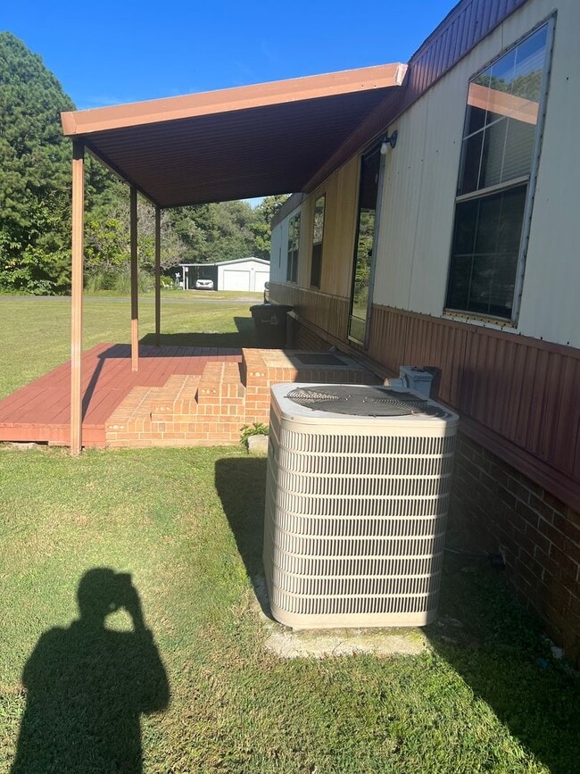 Building Photo - 5950 Navajo Trail