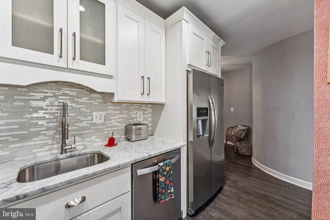 Building Photo - 1833 California St NW