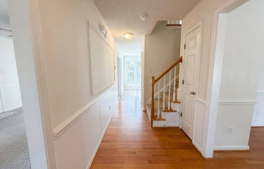 Building Photo - 412 Black Forest Dr