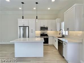 Building Photo - 8456 W Gilmore Ave