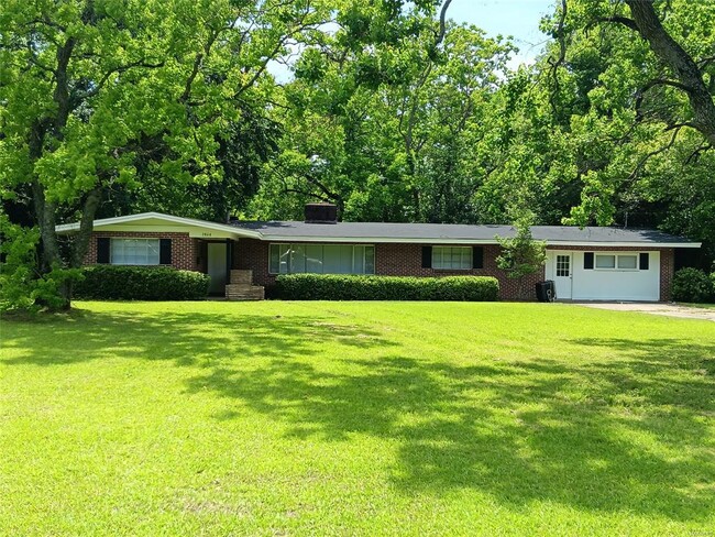Primary Photo - 2868 Colonial Dr