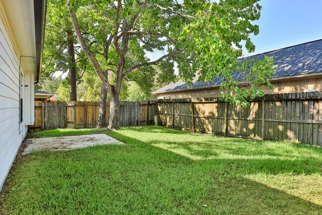 Building Photo - 19423 Arbor Pines Ln