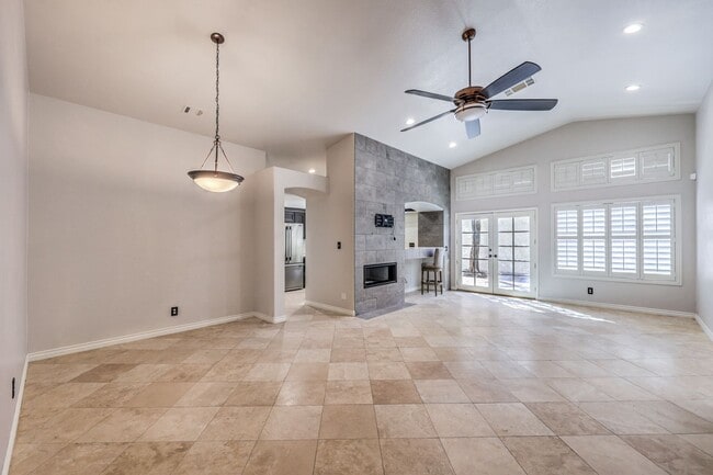 Building Photo - single story upgraded walking distance to park