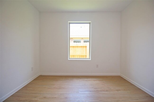 Building Photo - 3218 Elm Br Dr