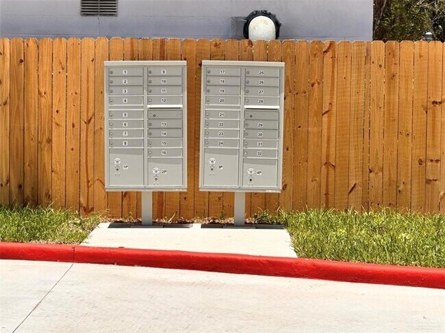 Building Photo - 740 N Alamo Rd