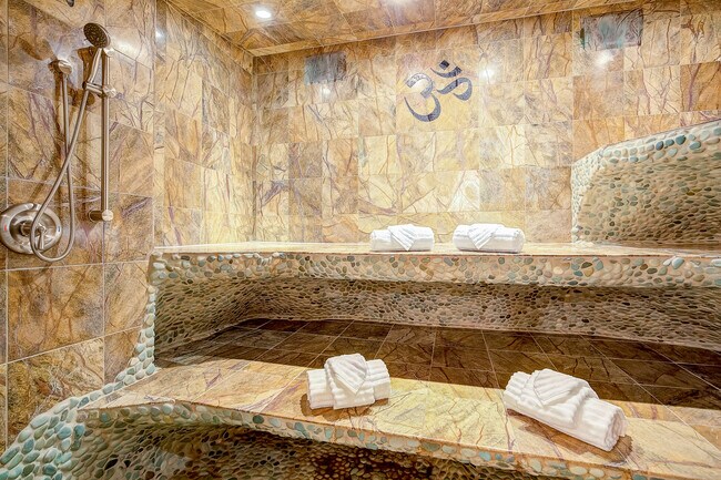 Building Photo - 8280 Queen St