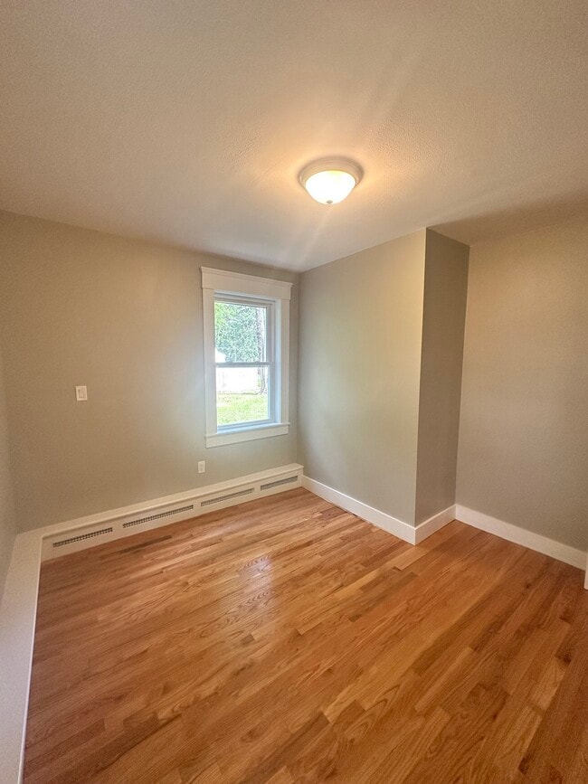 Building Photo - 54 Hebron Ave