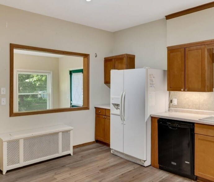 Building Photo - 1128 6th St S