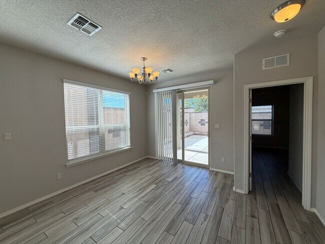 Building Photo - 7420 Tangerine Ct NE