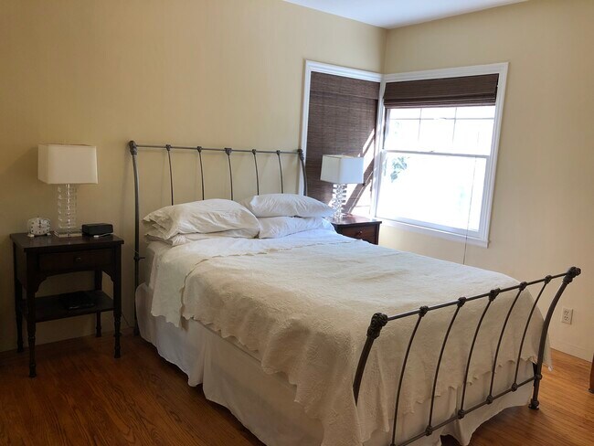 Bedroom 2 - 820 Palo Alto Ave