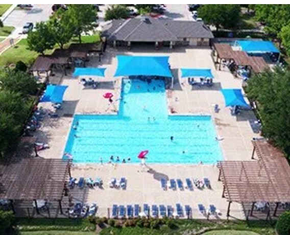 community pool - 2700 Cypress Point Dr