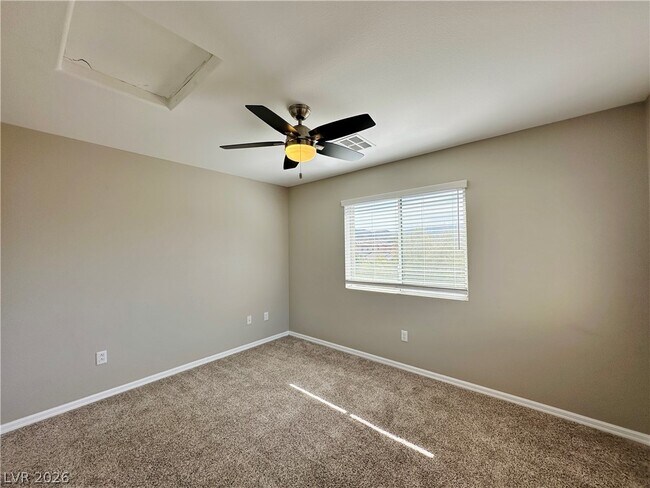 Building Photo - 956 Tafalla Ct