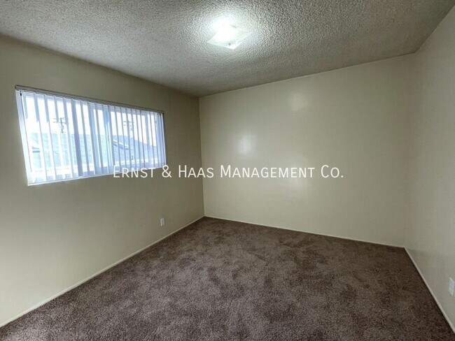 Building Photo - 9119 Rose St