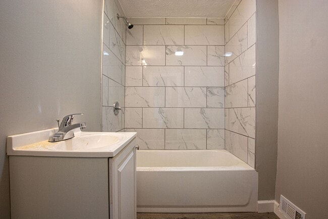 Building Photo - 110 N 38th St