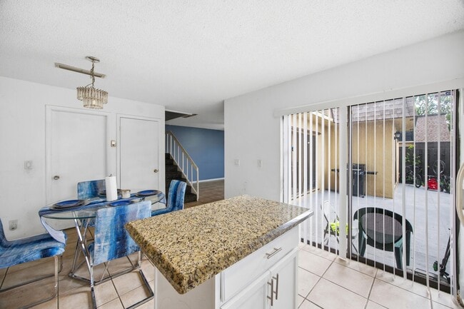 Building Photo - 4102 Waterview Cir