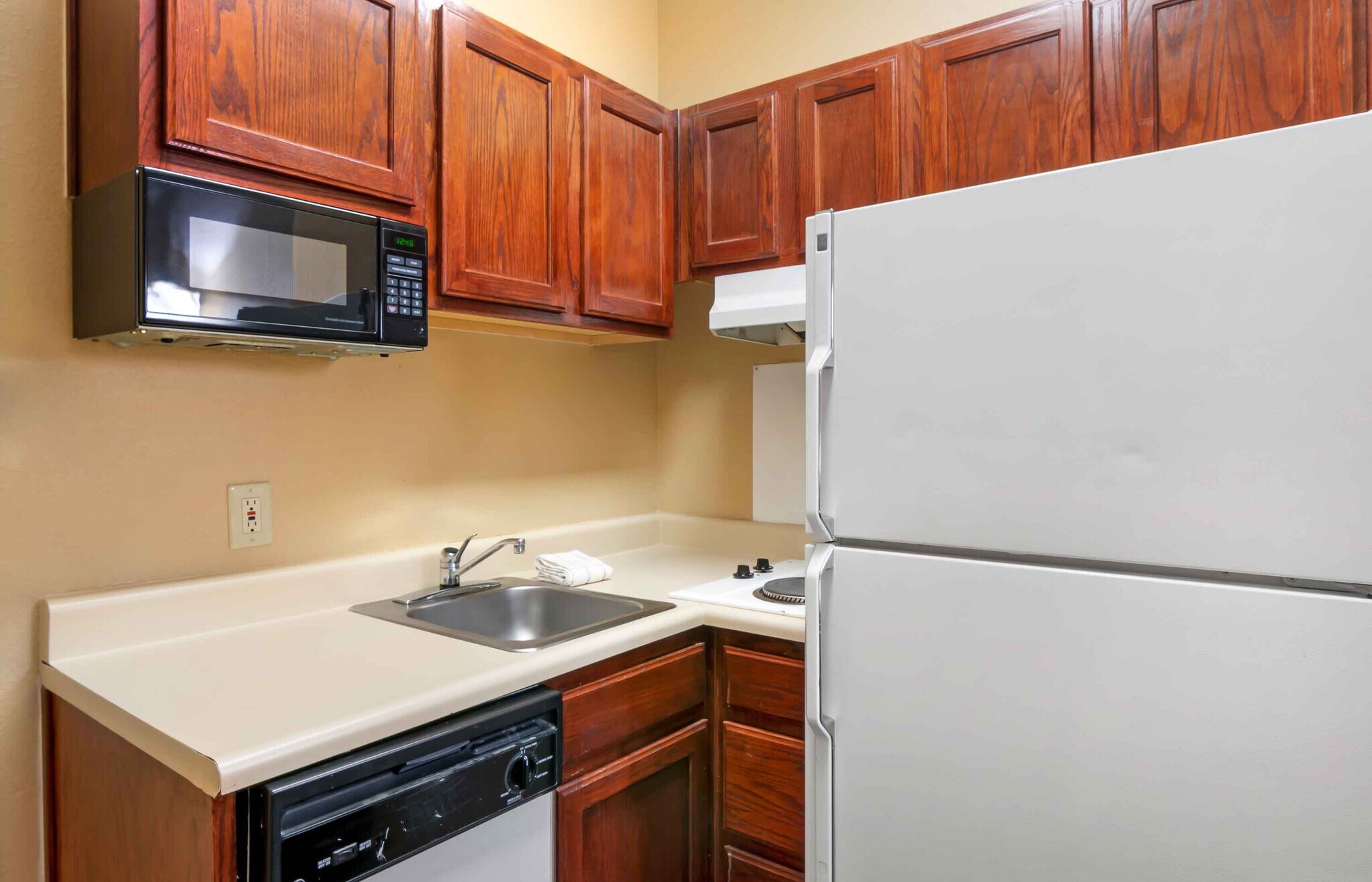 Building Photo - Furnished Studio-Kansas City - Overland Park - Metcalf Ave