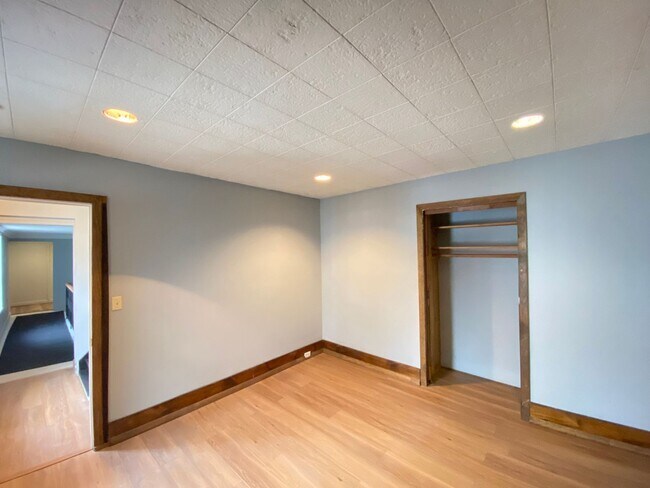 Building Photo - 10 Freeman Ct