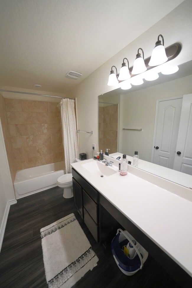 Building Photo - Beautiful Home Now Available in Miller Ran...