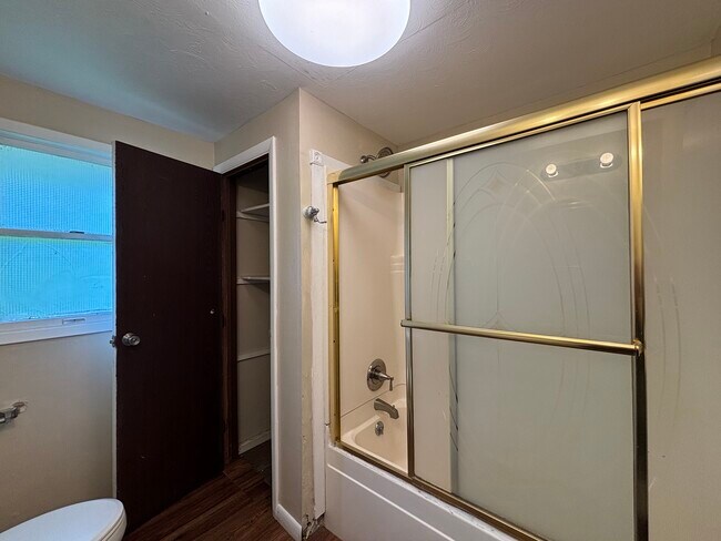 Building Photo - 5 Shawnee Acres Cir