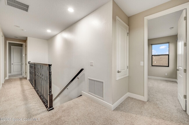 Building Photo - 7782 Paragrass Ave