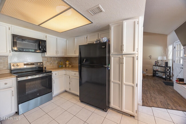 Building Photo - 2009 Bobby Jones Dr