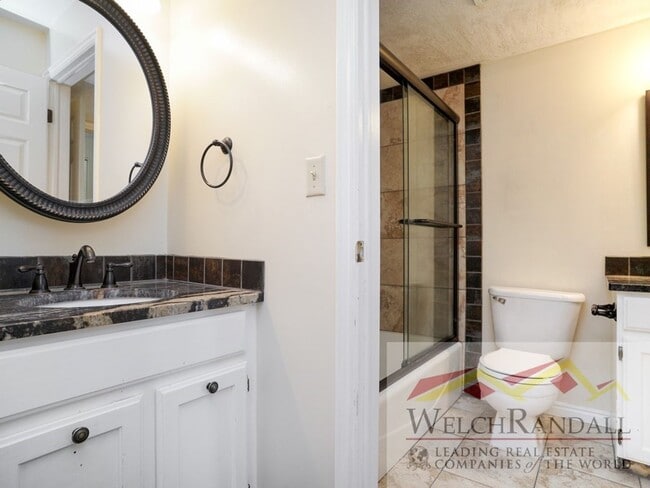Building Photo - Corner Gem in Washington Terrace – 2BR Comfort & Style!