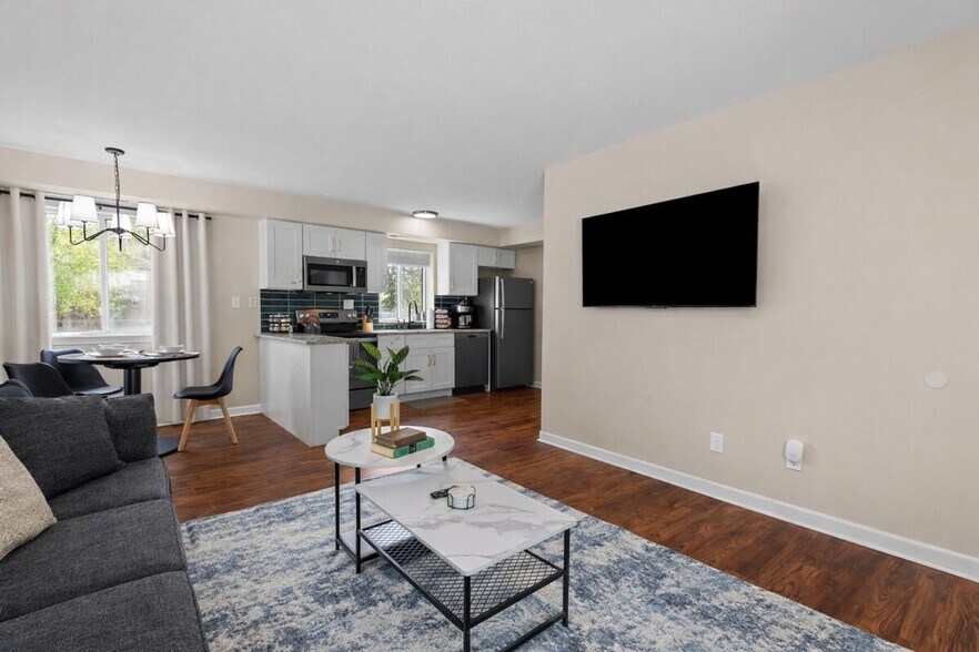 Building Photo - 18447 Sharon Ln