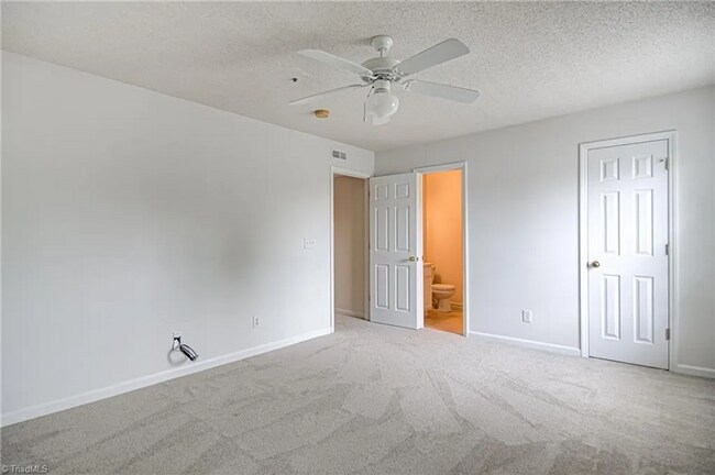 Building Photo - WFU/ Deacon Ridge Condominium Community-