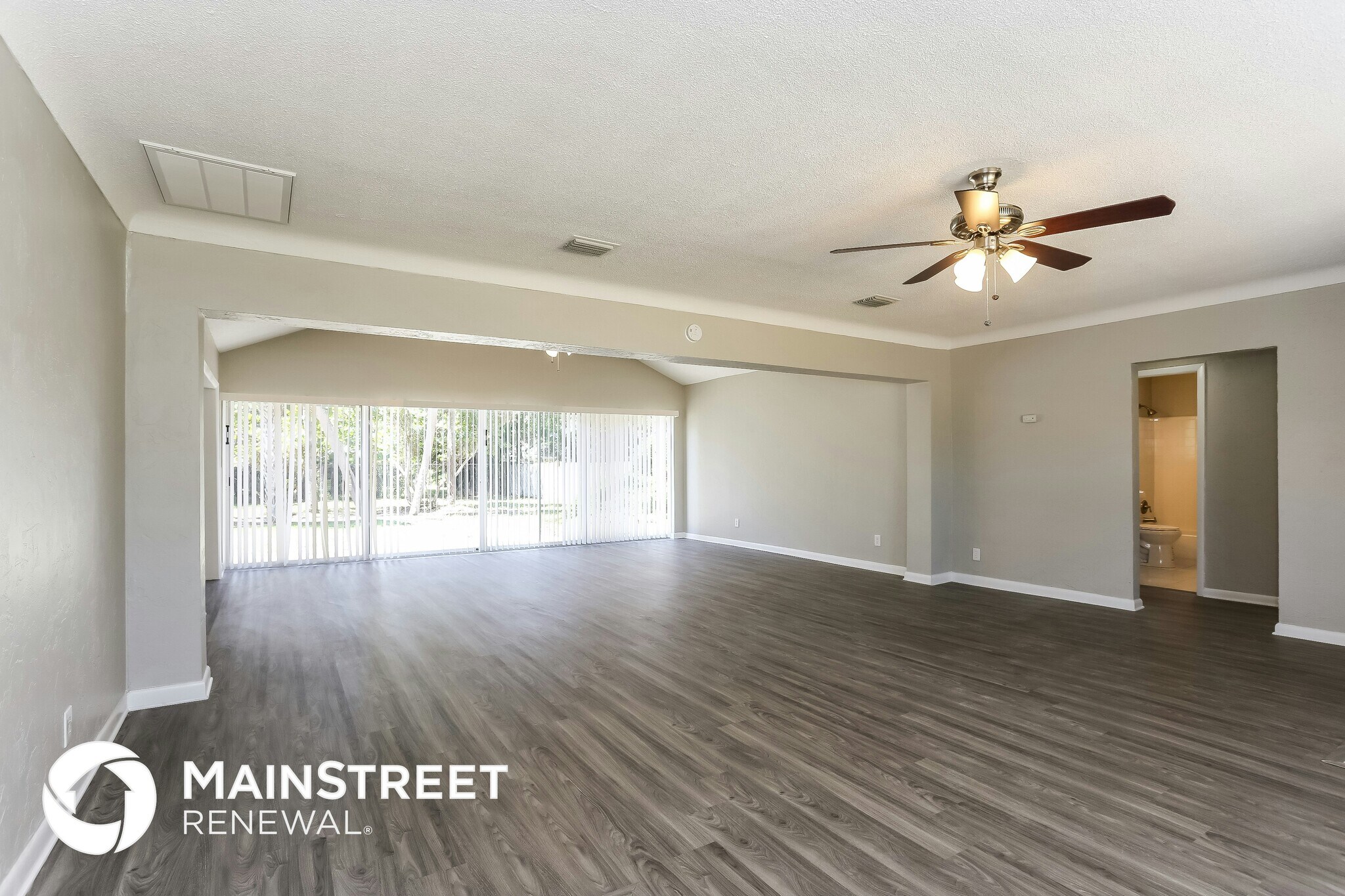 Building Photo - 2124 Almeria Way S