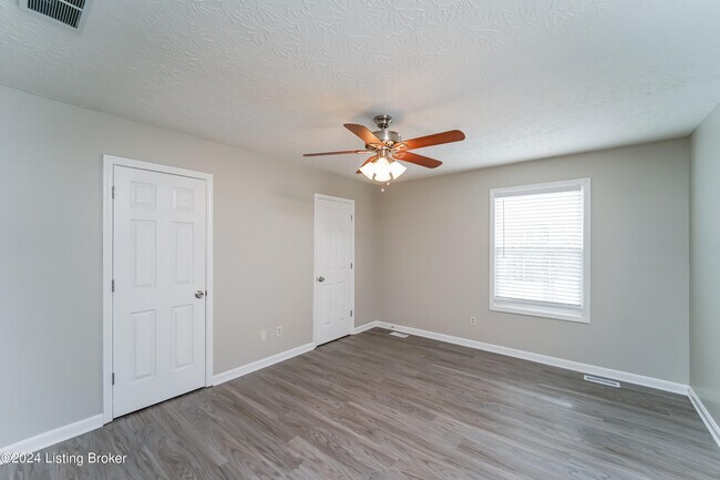 Building Photo - 6905 Wood Rd