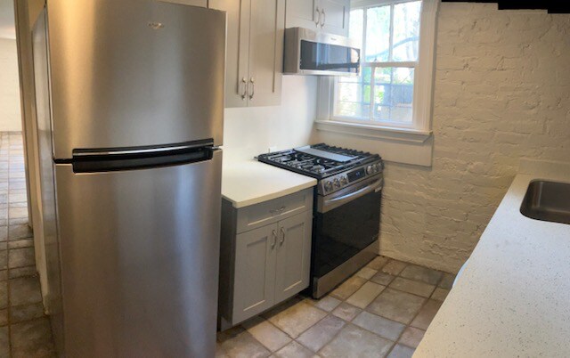 Building Photo - 1302 Soniat St