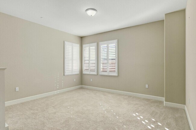 Building Photo - 819 Maddox Loop