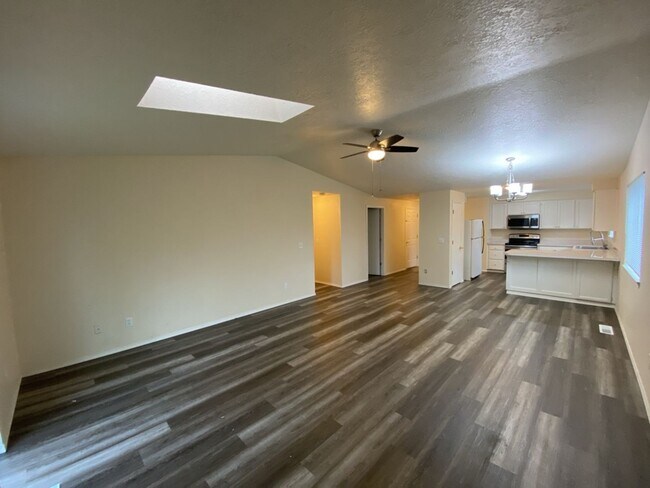 Building Photo - 4305 San Francisco Dr NE