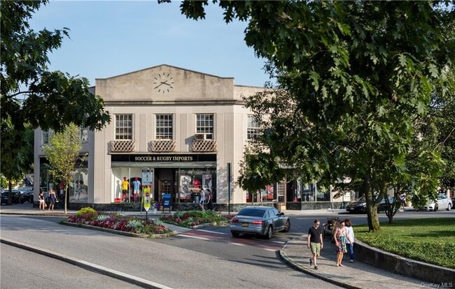 Building Photo - 5 Midland Gardens